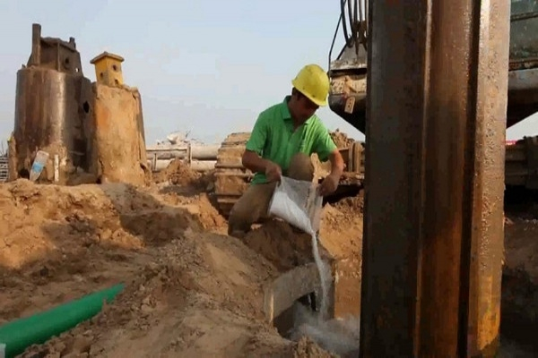 化学泥浆利用空压机辅助造浆